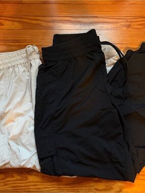 Fabletics women’s cargo joggers - Black and Off-White